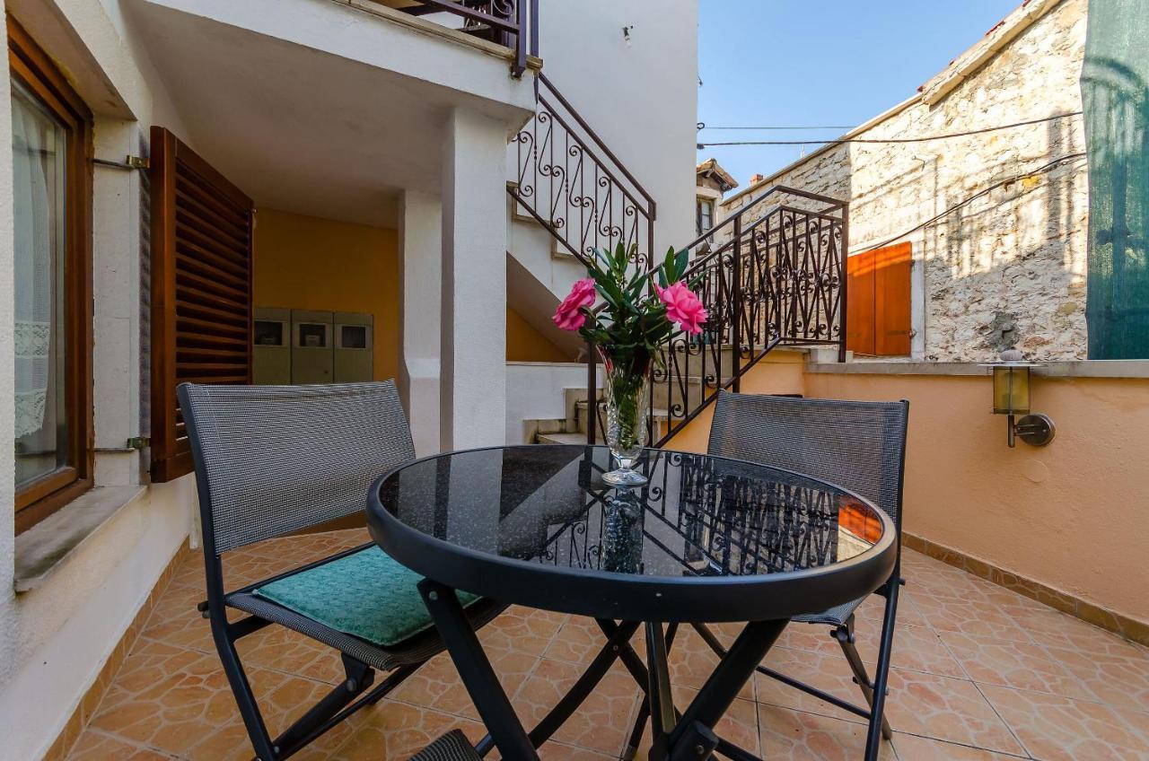 Apartments Old Town Трогир Экстерьер фото